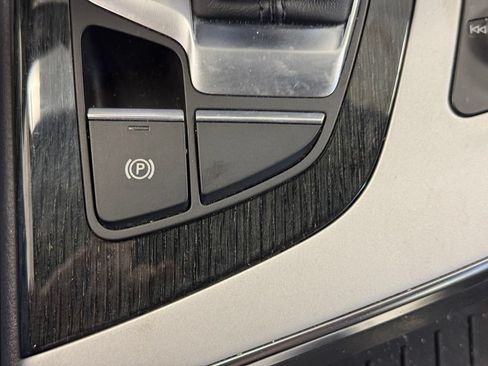 Used 2018 Audi Q7 2.0T Premium Plus AWD/4WD image 47