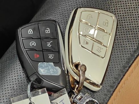 Used 2021 GMC Yukon AT4 w/ AT4 Premium Package image 16