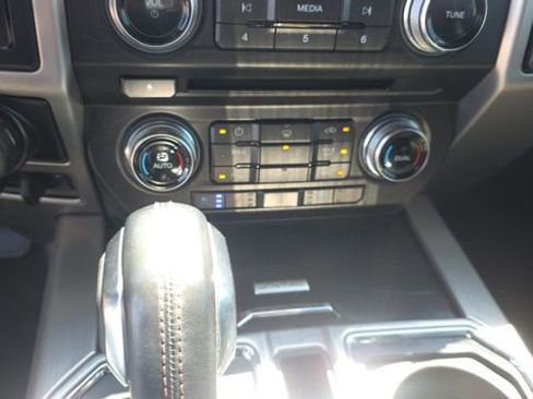 Used 2018 Ford F150 Platinum w/ Equipment Group 701A Luxury image 22