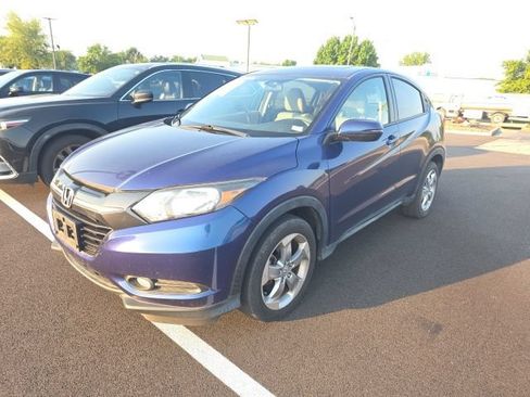 Used 2017 Honda HR-V EX image 1