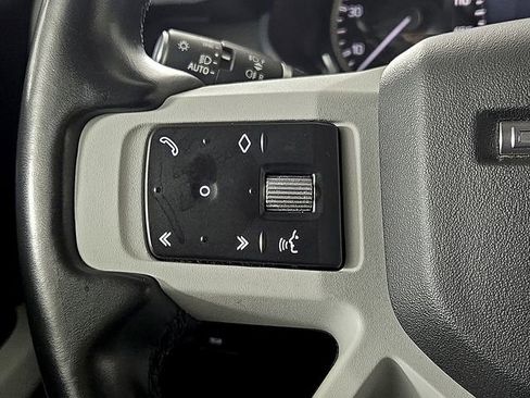 Used 2023 Land Rover Defender 90 SE image 22