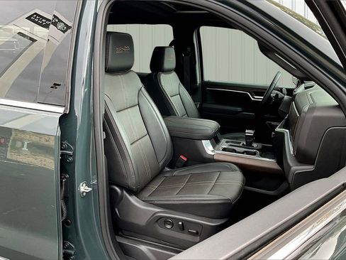 Used 2026 Chevrolet Silverado 1500 High Country w/ Technology Package image 17