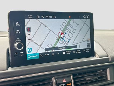 Certified 2025 Honda Pilot Touring image 17