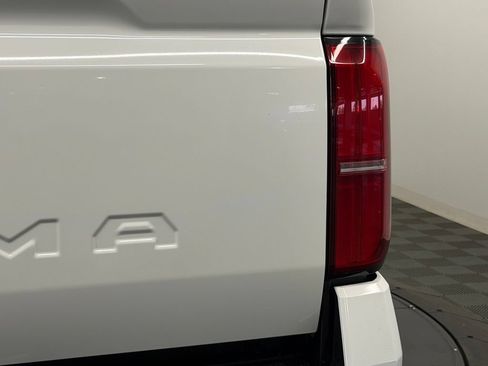 Used 2026 Toyota Tacoma SR5 AWD/4WD image 14