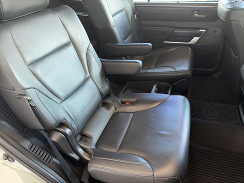 Used 2024 Toyota Sequoia Platinum AWD/4WD image 18