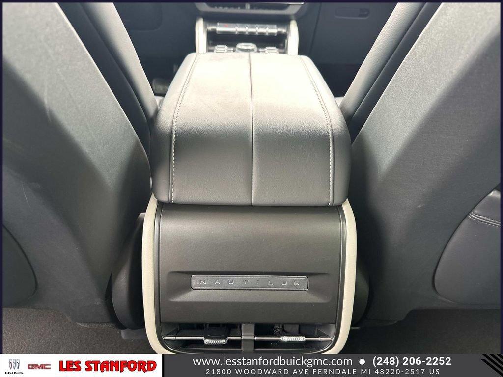 Used 2024 Lincoln Nautilus Premier AWD/4WD image 15