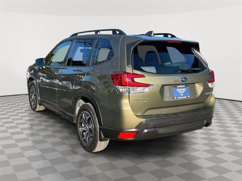 Used 2023 Subaru Forester Premium image 5