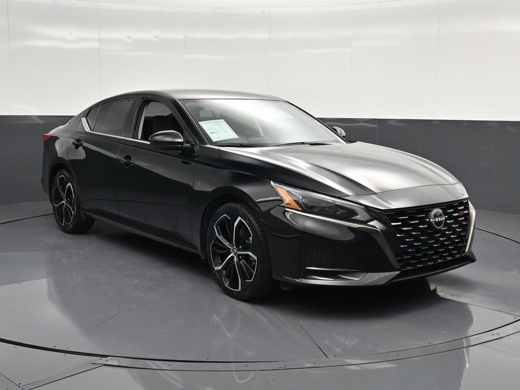 Used 2024 Nissan Altima 2.5 SR FWD image 5