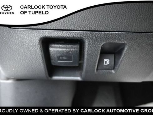 Used 2023 Toyota Highlander XLE FWD image 29