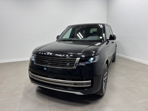 New 2027 Land Rover Range Rover Long Wheelbase SE AWD/4WD image 2