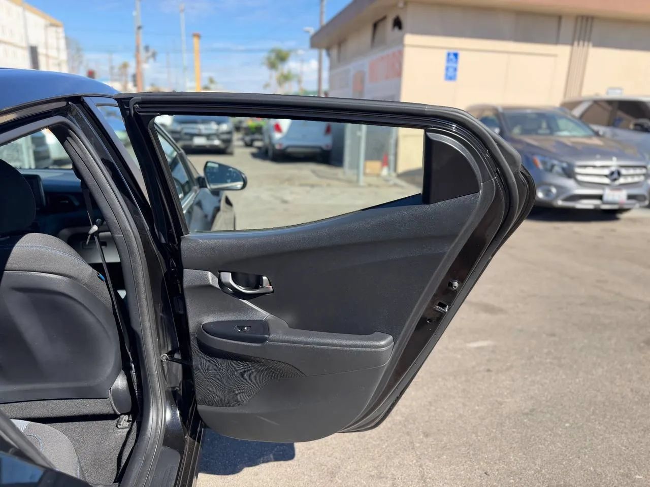 Used 2019 Hyundai Veloster 2.0 FWD image 27