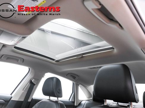 Used 2023 Volkswagen Jetta SE w/ Panoramic Sunroof Package image 42