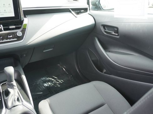 Used 2025 Toyota Corolla LE image 15