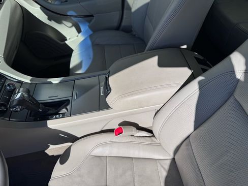 Used 2010 Ford Taurus Limited image 18