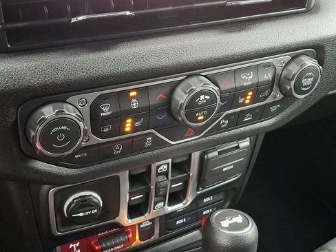 Certified 2026 Jeep Wrangler Unlimited Sport AWD/4WD image 15