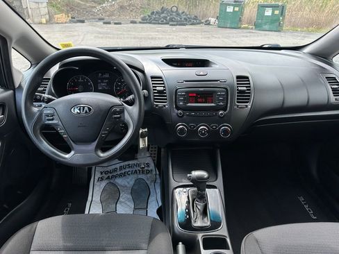 Used 2017 Kia Forte LX FWD image 22