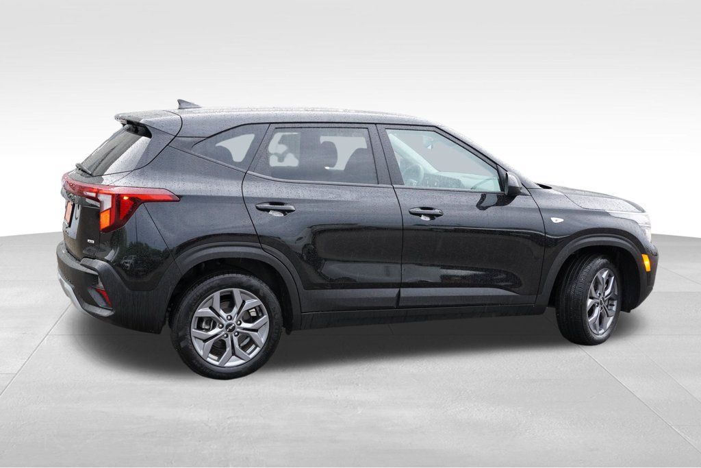 Certified 2024 Kia Seltos LX AWD/4WD image 4