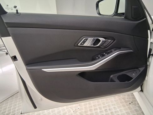Used 2020 BMW 330i Sedan w/ Driving Assistance Package RWD image 12