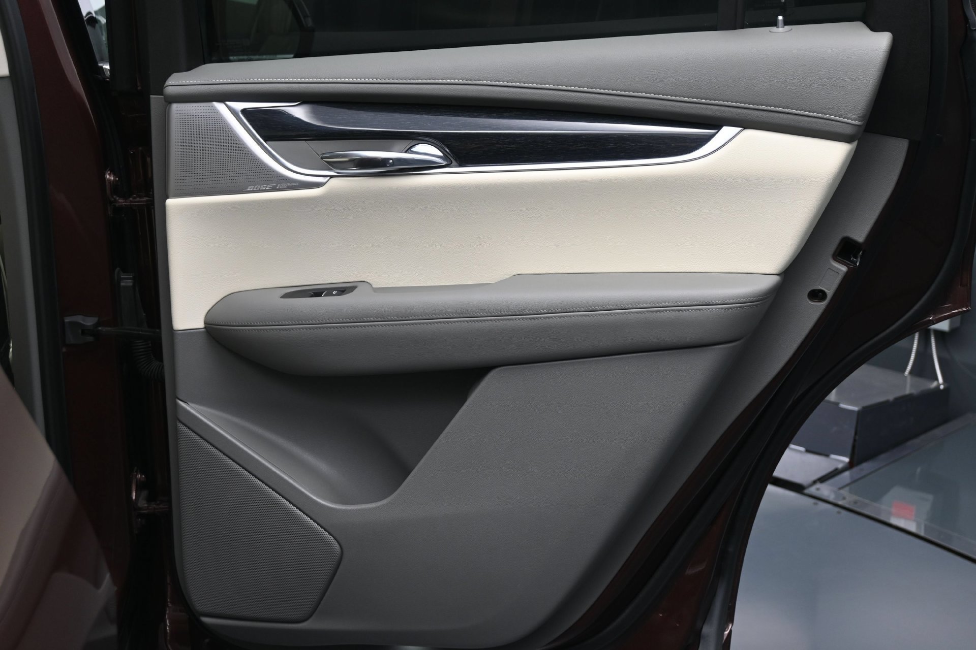 Used 2022 Cadillac XT6 Premium Luxury FWD image 32