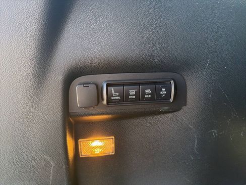 Used 2018 Ford Explorer Limited AWD/4WD image 33
