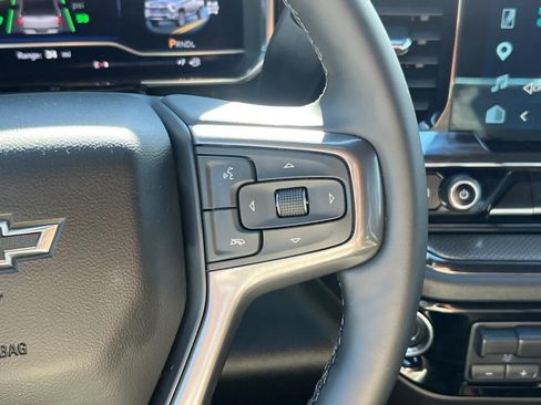 Certified 2025 Chevrolet Silverado 2500 ZR2 w/ Technology Package AWD/4WD image 19