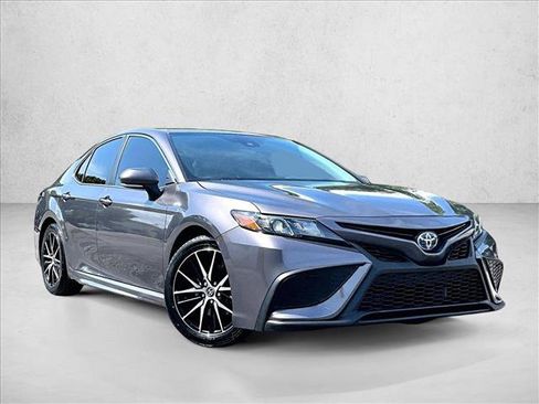 Used 2024 Toyota Camry SE FWD image 12