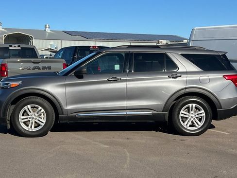 Used 2022 Ford Explorer XLT w/ Equipment Group 202A RWD image 7