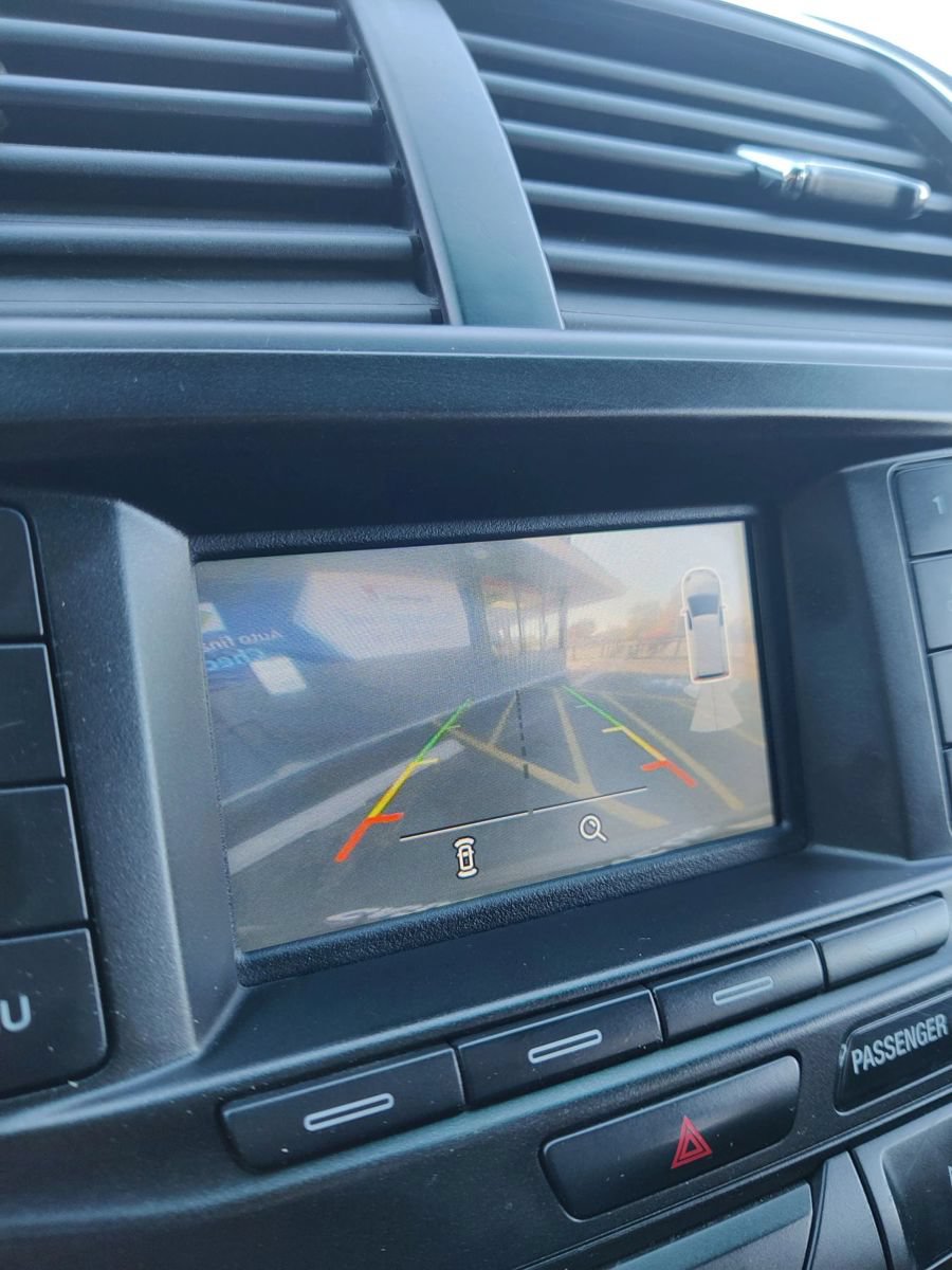 Used 2018 Ford Explorer XLT AWD/4WD image 22