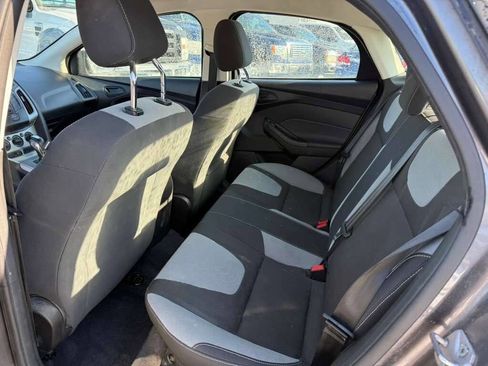 Used 2012 Ford Focus SE w/ SE Sport Pkg image 8