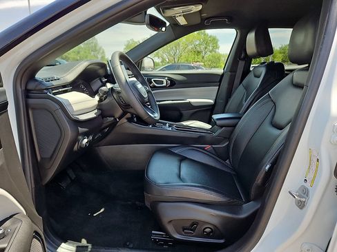 Used 2025 Jeep Compass Limited AWD/4WD image 12