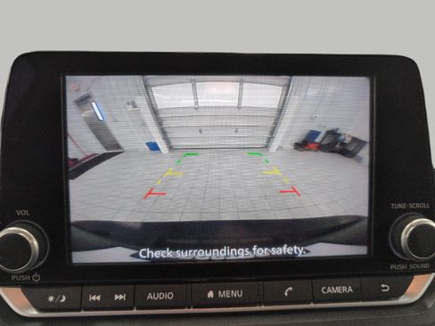 Used 2024 Nissan Rogue S AWD/4WD image 14