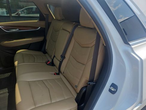 Used 2018 Cadillac XT5 Platinum w/ Driver Assist Package AWD/4WD image 15