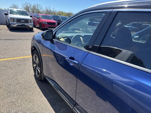 Used 2022 Nissan Rogue Platinum w/ Head-Up Display Package FWD image 12