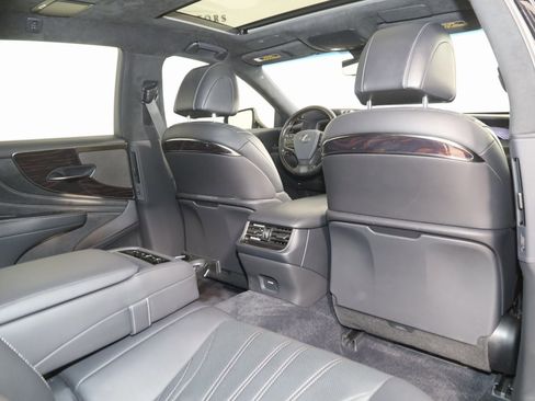 Used 2019 Lexus LS 500 AWD w/ Interior Upgrade Package image 16