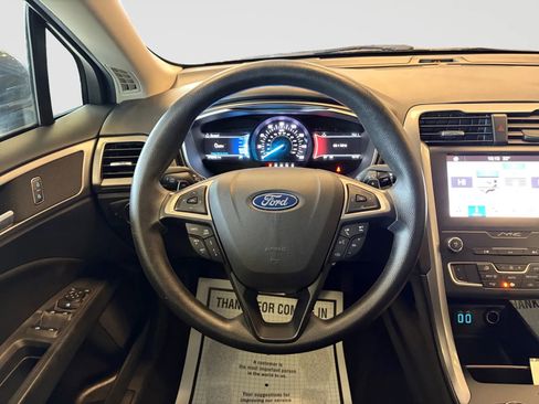 Used 2019 Ford Fusion SE FWD image 59