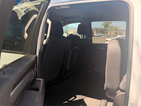 Used 2025 Chevrolet Silverado 2500 LT w/ Convenience Package AWD/4WD image 8