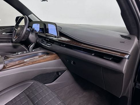 Used 2022 Cadillac Escalade ESV Sport Platinum AWD/4WD image 32