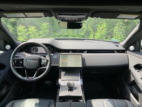 Certified 2024 Land Rover Range Rover Evoque Dynamic SE image 18