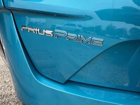 Used 2019 Toyota Prius Prime Premium image 9