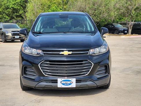 Used 2020 Chevrolet Trax LS image 2