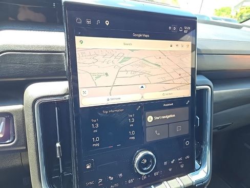 Used 2025 GMC Yukon XL Denali AWD/4WD image 31