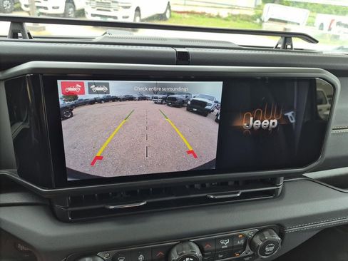 New 2026 Jeep Wrangler Unlimited Sahara AWD/4WD image 21