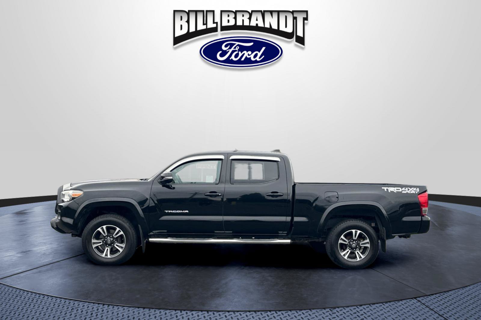 Used 2016 Toyota Tacoma TRD Sport AWD/4WD image 6