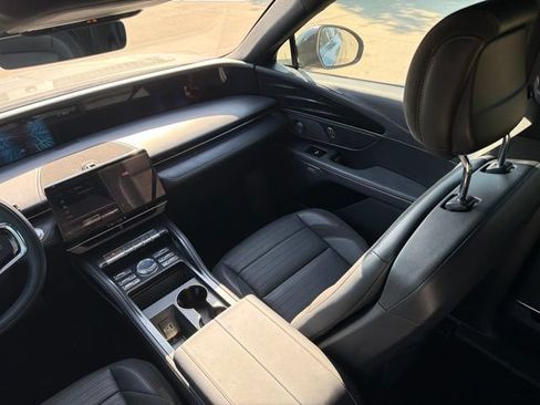 Used 2025 Lincoln Nautilus Reserve w/ Jet Appearance Package AWD/4WD image 19