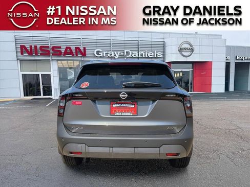 New 2025 Nissan Kicks SV w/ SV Premium Package image 4