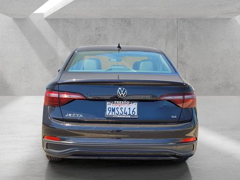 Used 2024 Volkswagen Jetta SE FWD image 6