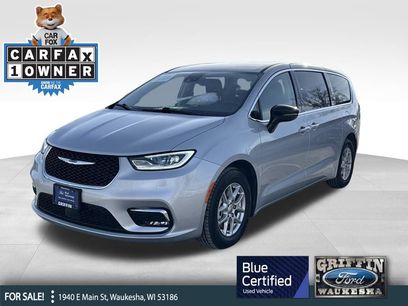 Used 2024 Chrysler Pacifica Touring-L