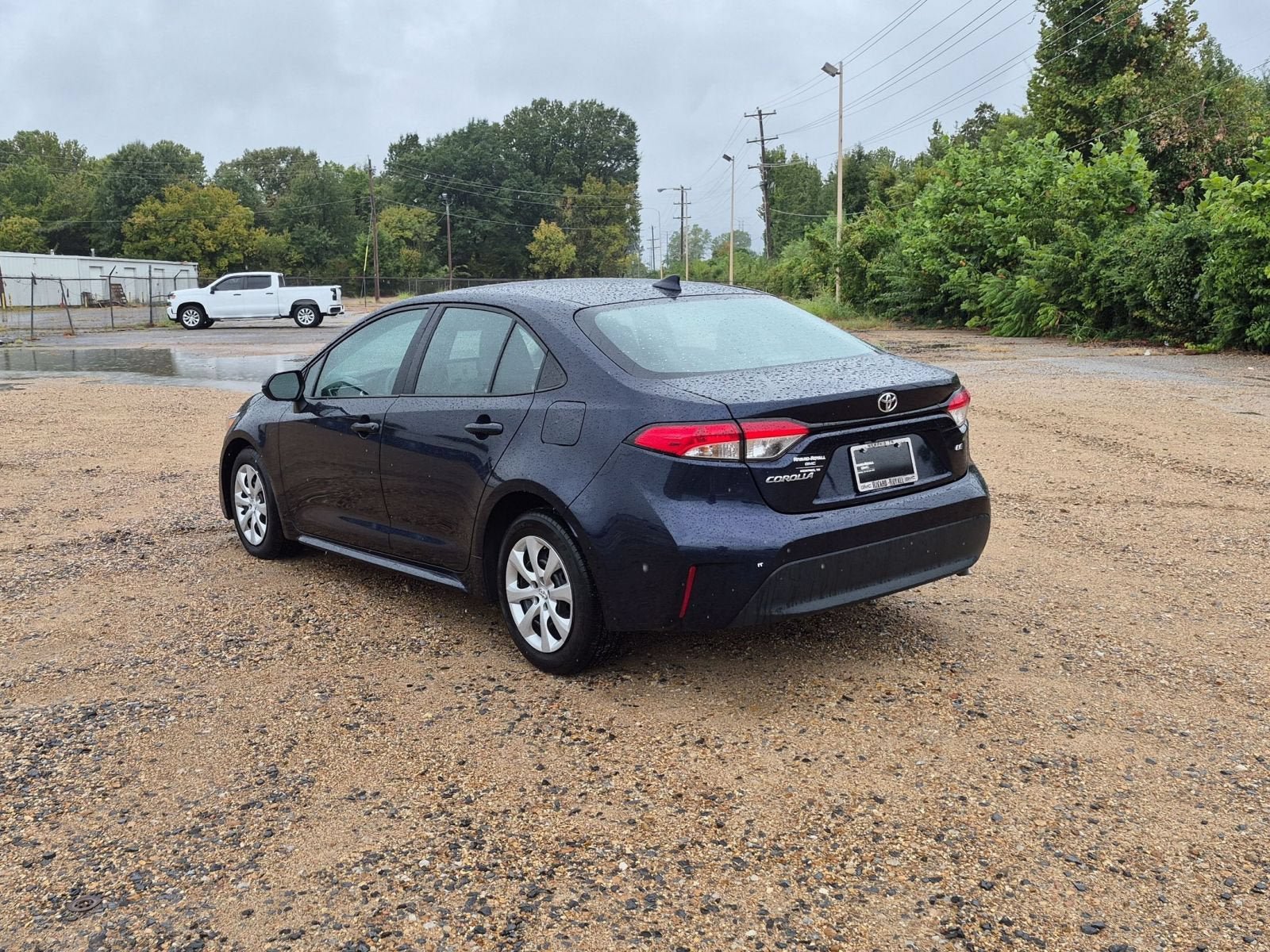 Used 2025 Toyota Corolla LE FWD image 3
