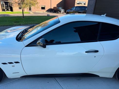 Used 2015 Maserati GranTurismo Sport image 8