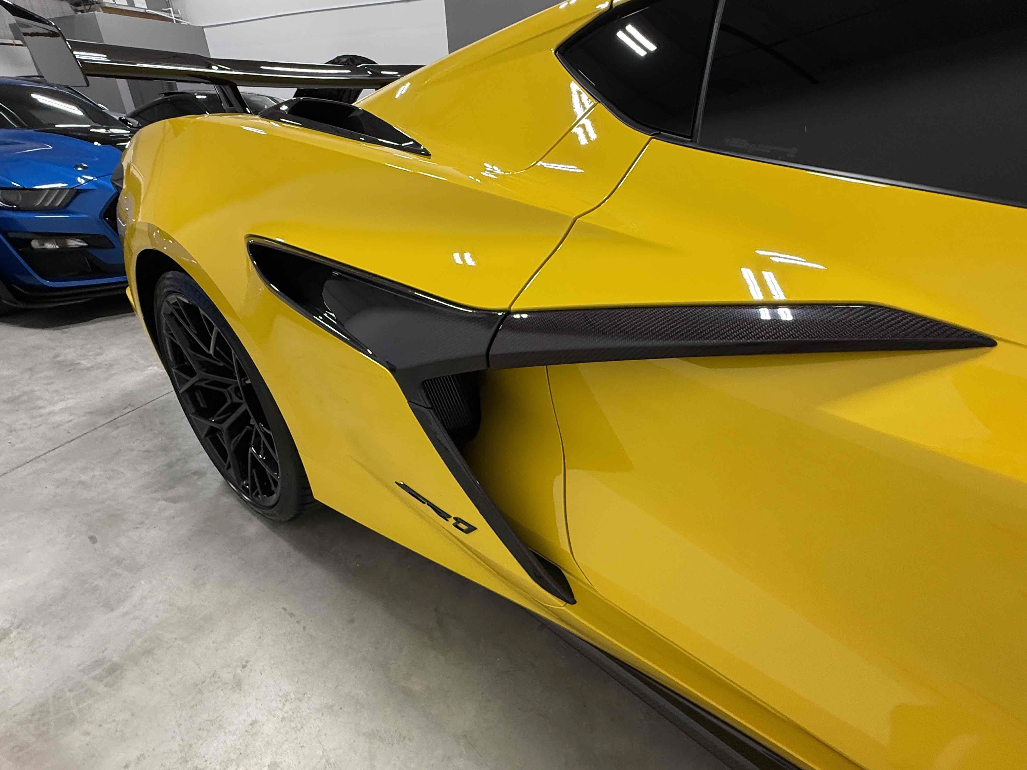 Used 2026 Chevrolet Corvette ZR1 w/ ZR1 Carbon Fiber Aero Package RWD image 92